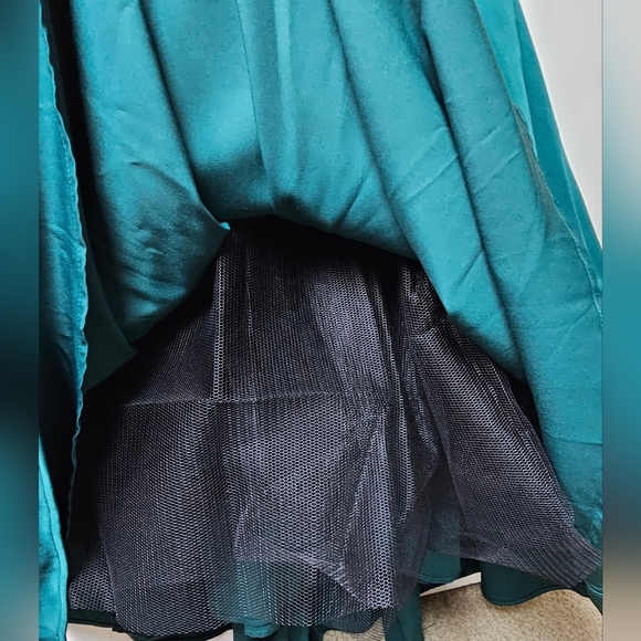 La Femme Women's Off Shoulder Side Cutout Mermaid Gown Hunter Green, 6 - Picture 13 of 14